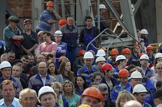 Рабочие россии фото Закону о народных предприятиях предстоят поправки - Парламентская газета