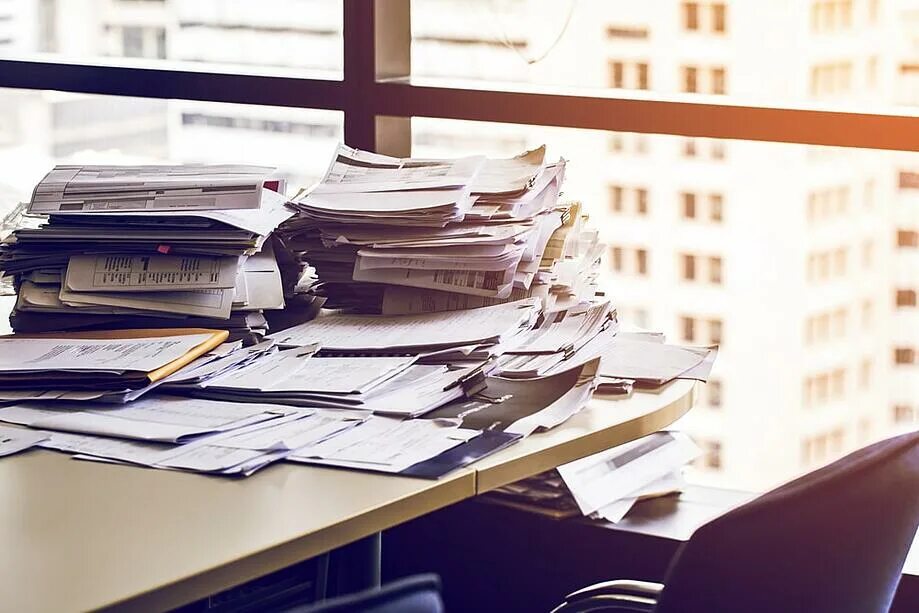 Рабочий стол документы фото How to Clear Desk Clutter & Organize Your Workspace - Double A Paper Supplier