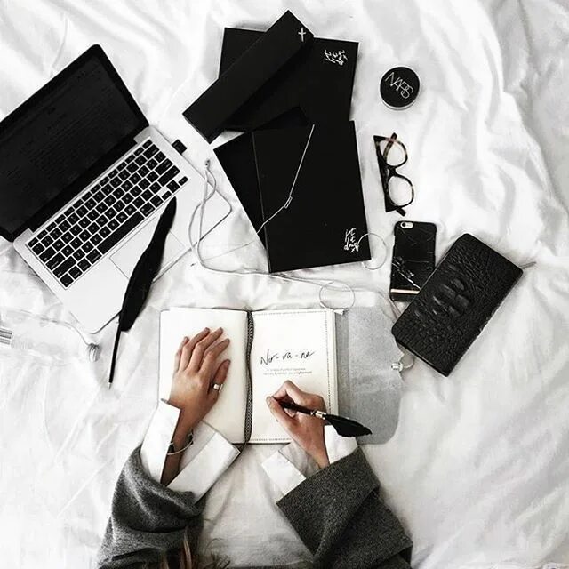 Работа фото эстетика Pin by BEDFOLK Luxury Bedding on Working From Home Flatlay, Instagram inspiratio