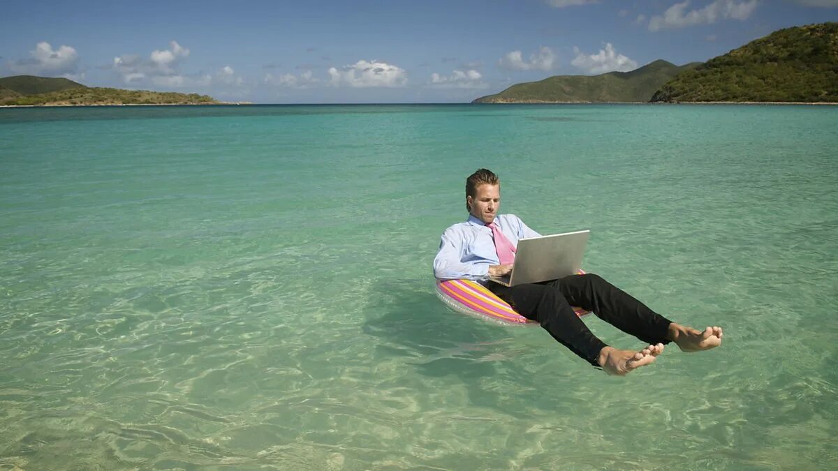 The Reality Of Being A Digital Nomad - MRKTRS Remote work, Digital nomad life, R