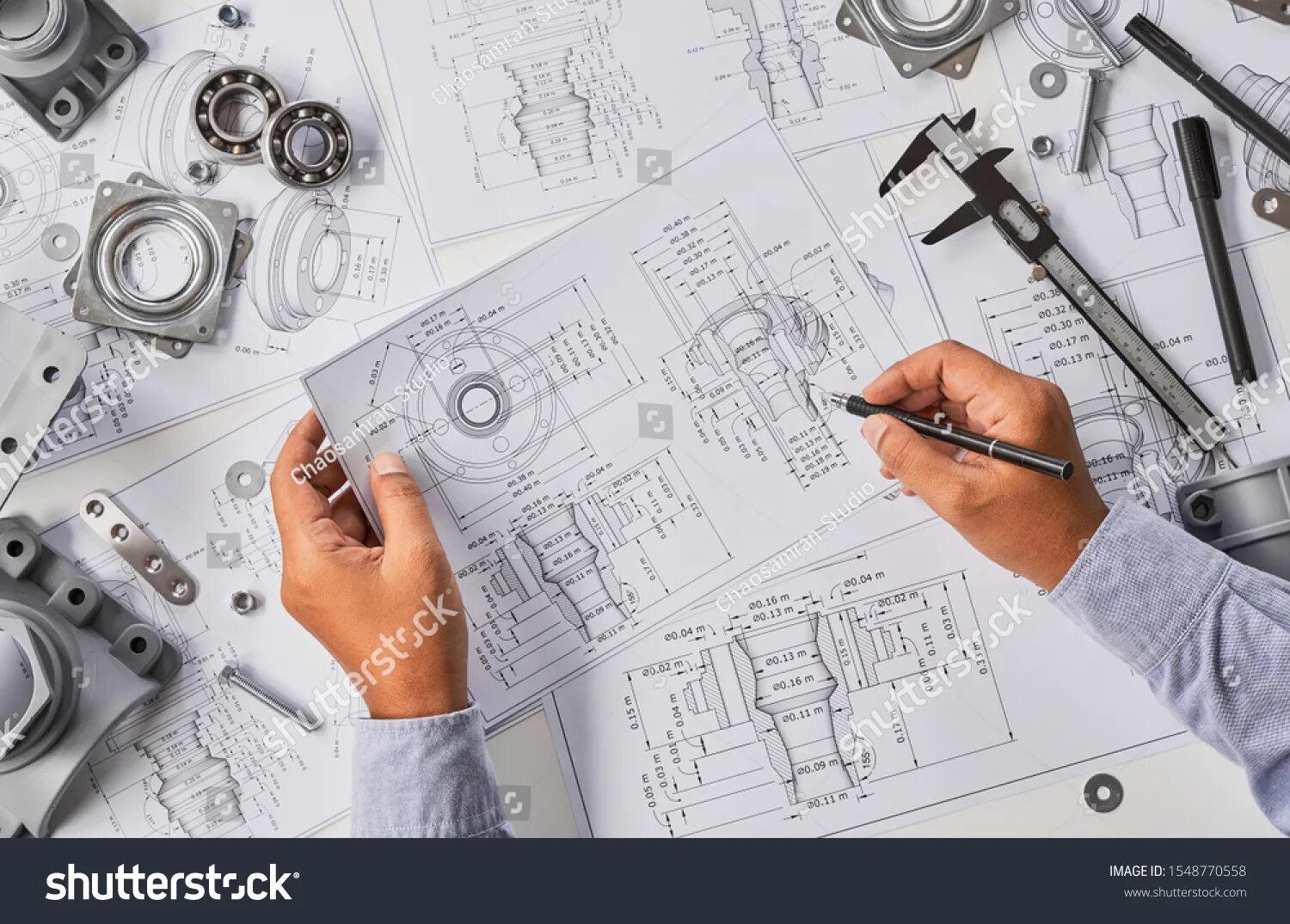 Работа с чертежами фото 134 948 рез. по запросу "Draft engineer" - изображения, стоковые фотографии и ве