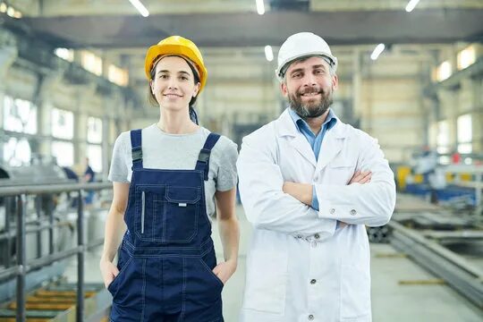 Работники завода фото Smiling Worker Изображения: просматривайте стоковые фотографии, векторные изобра