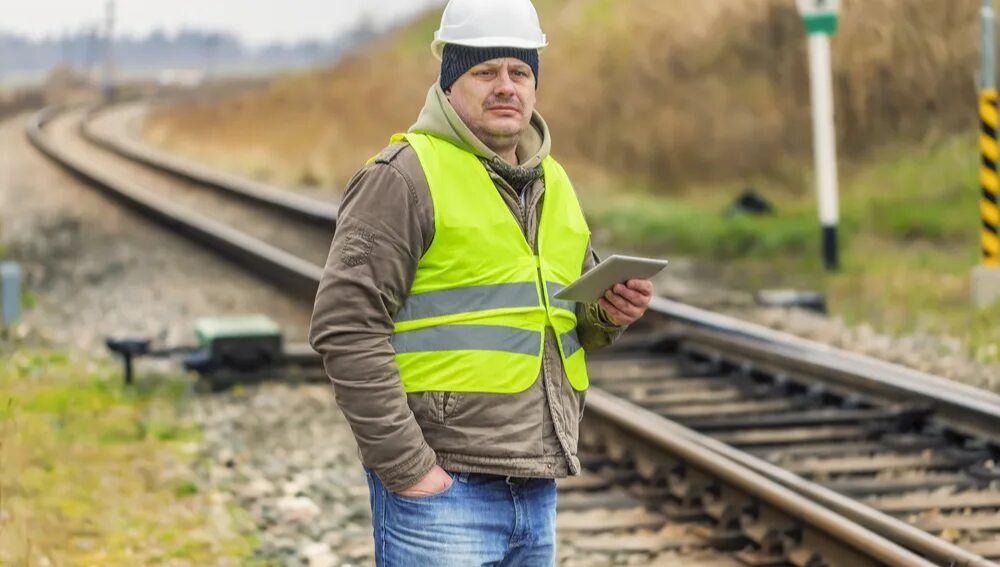 Работники железной дороги фото Making a Railroad’s Employees Safer - An Open Source Case - First Analytics