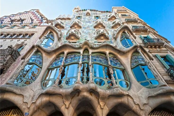 Работы антонио гауди фото Gaudí Barcelona: 10 of the Architect’s Greatest Masterpieces Gaudi barcelona, Sp