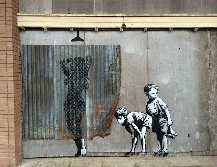 Работы бэнкси фото в хорошем качестве Banksy открывает свой "Тленленд" с граффити и Золушкой