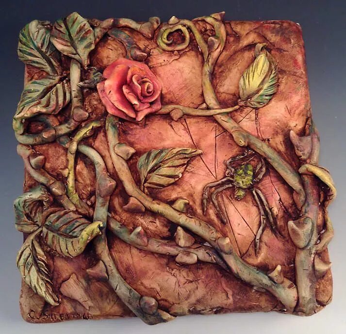 Работы из глины фото Rose and Spider - Relief Sculpture on Ceramic Tile. Description from uk.pinteres