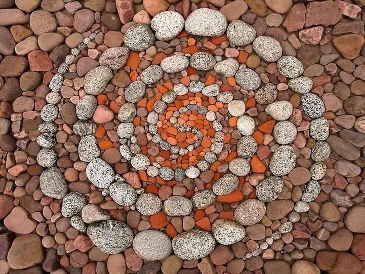 Работы камнями фото El ying y el yang estan al servicio del Tao. Earth art, Nature art, Stone art