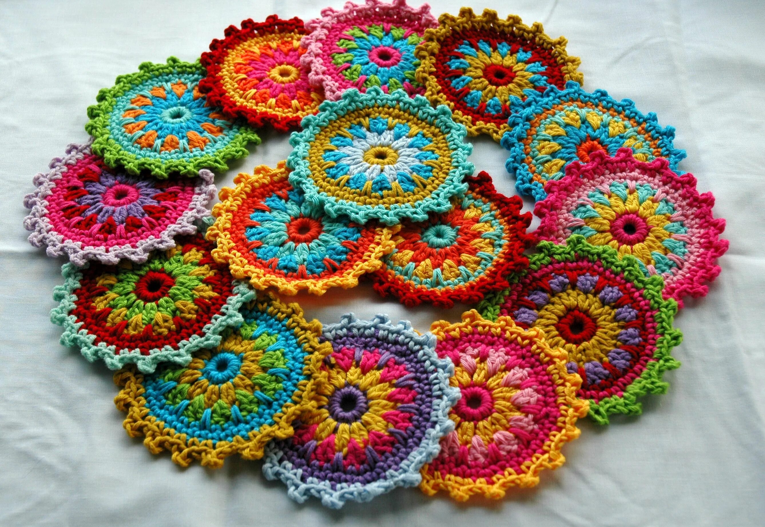 Работы крючком фото Pin on I can do this Crochet Crochet motif, Crochet circles, Crochet crafts