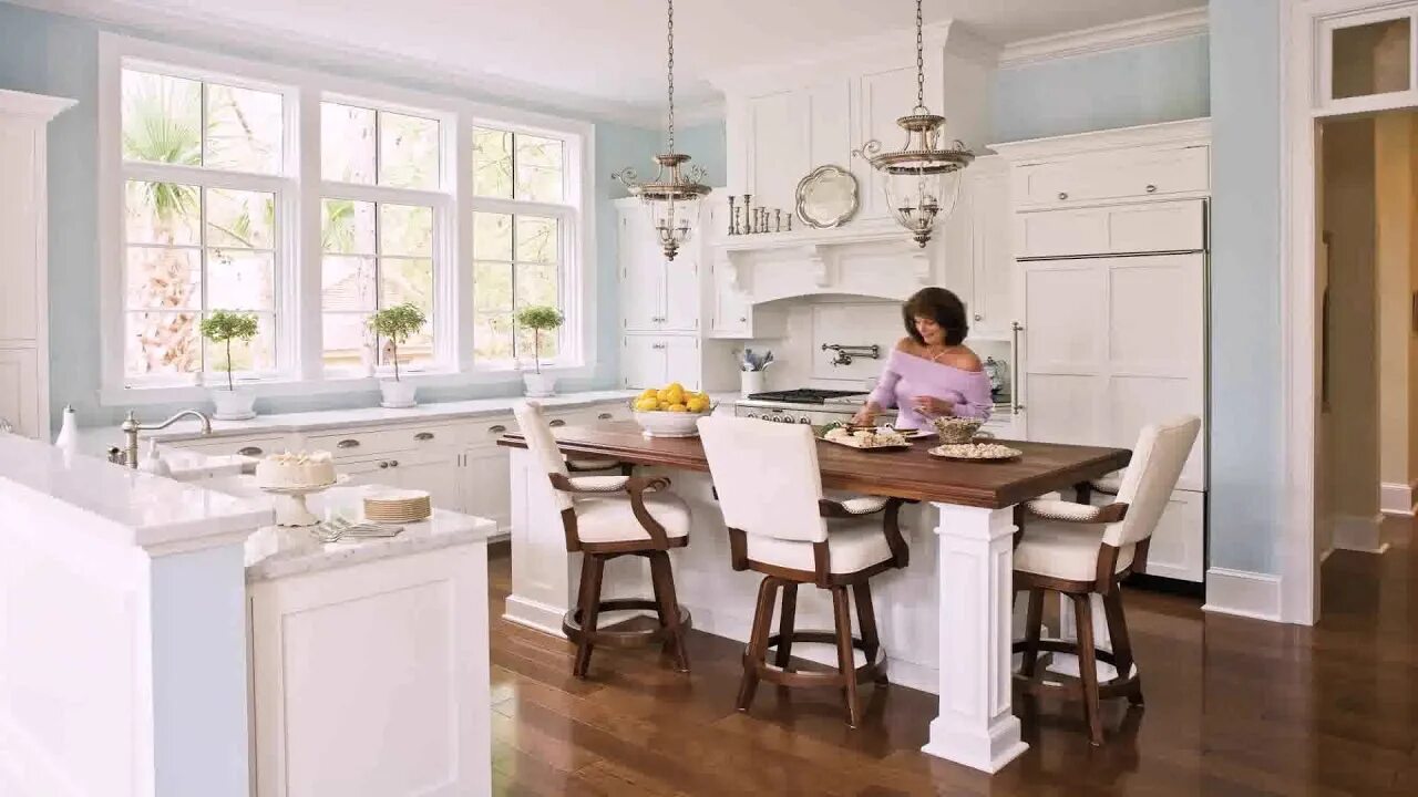 Работы сары ричардсон фото Antique White Kitchen Cabinets With Subway Tile Backsplash - YouTube