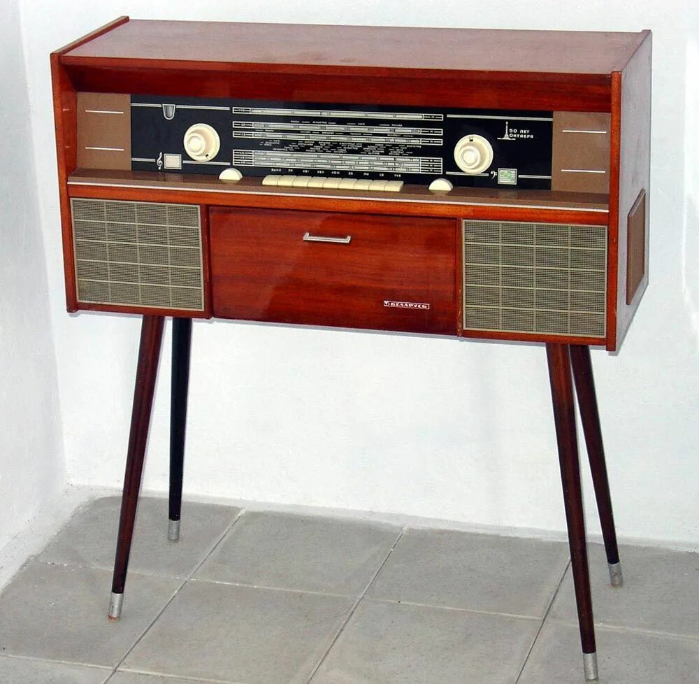 Радиола ссср фото Pin by Murrel Rhodes on Retro Vintage stereo console, Audio room, Diy furniture 