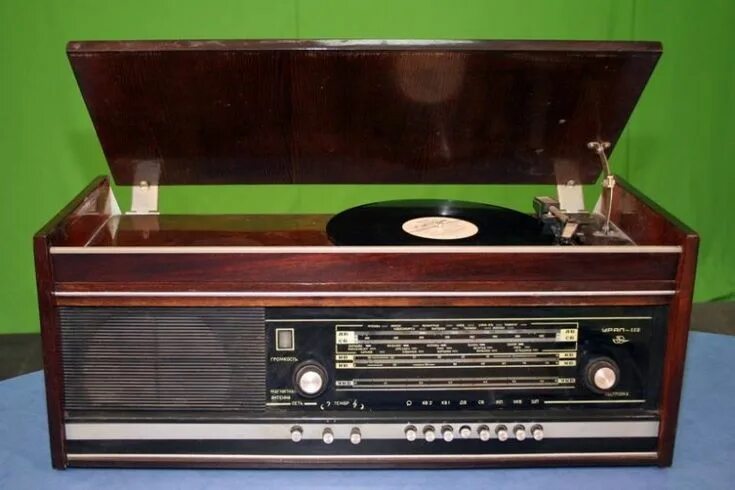 Радиолы ссср фото с названиями Советские музыкальные центры Retro radio, Vintage radio, Antique radio