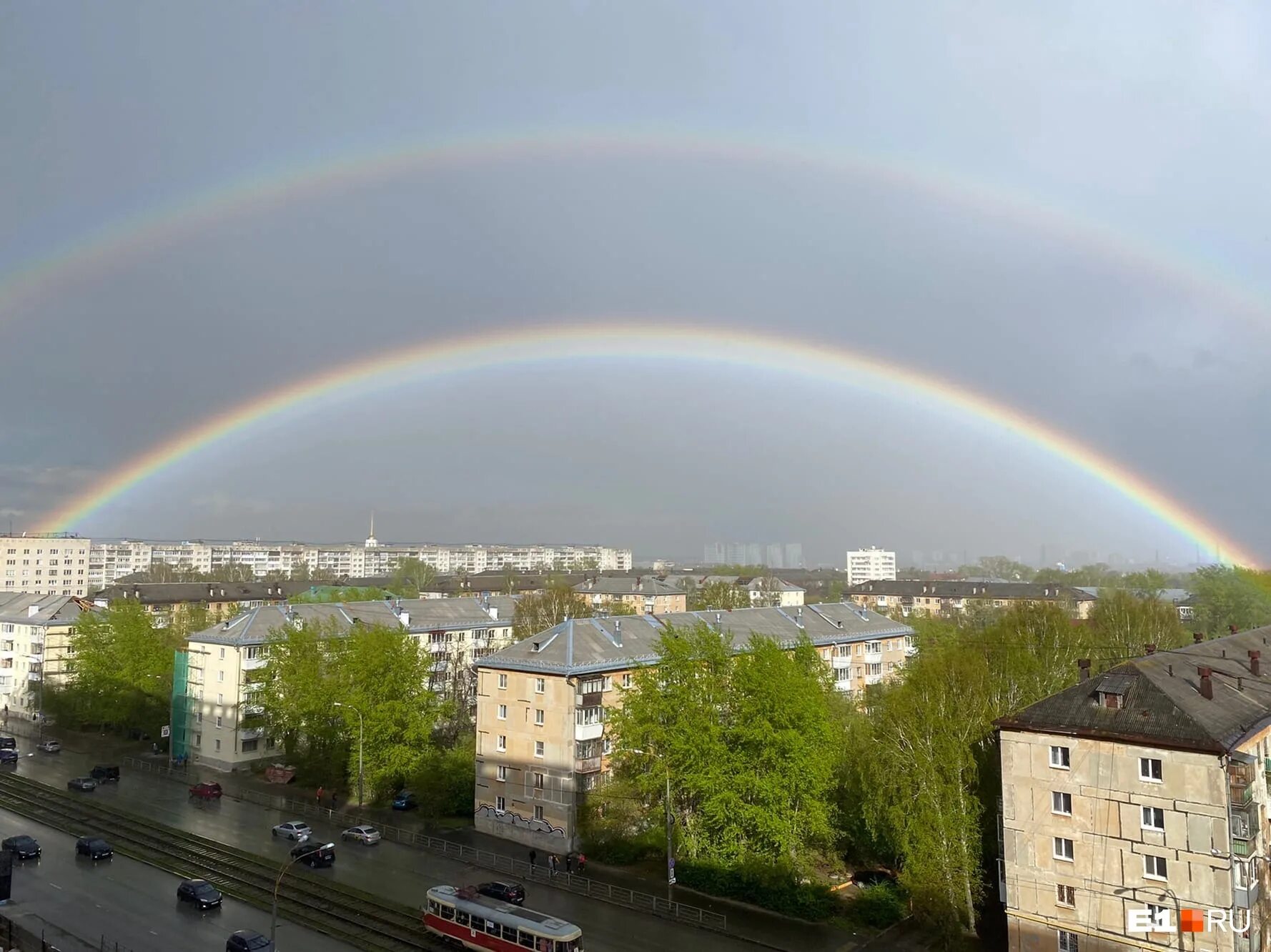 Радуга екатеринбург фото Старый Оскол: Радуга и Другие Впечатляющие Фотографии Архитектура храмов и собор