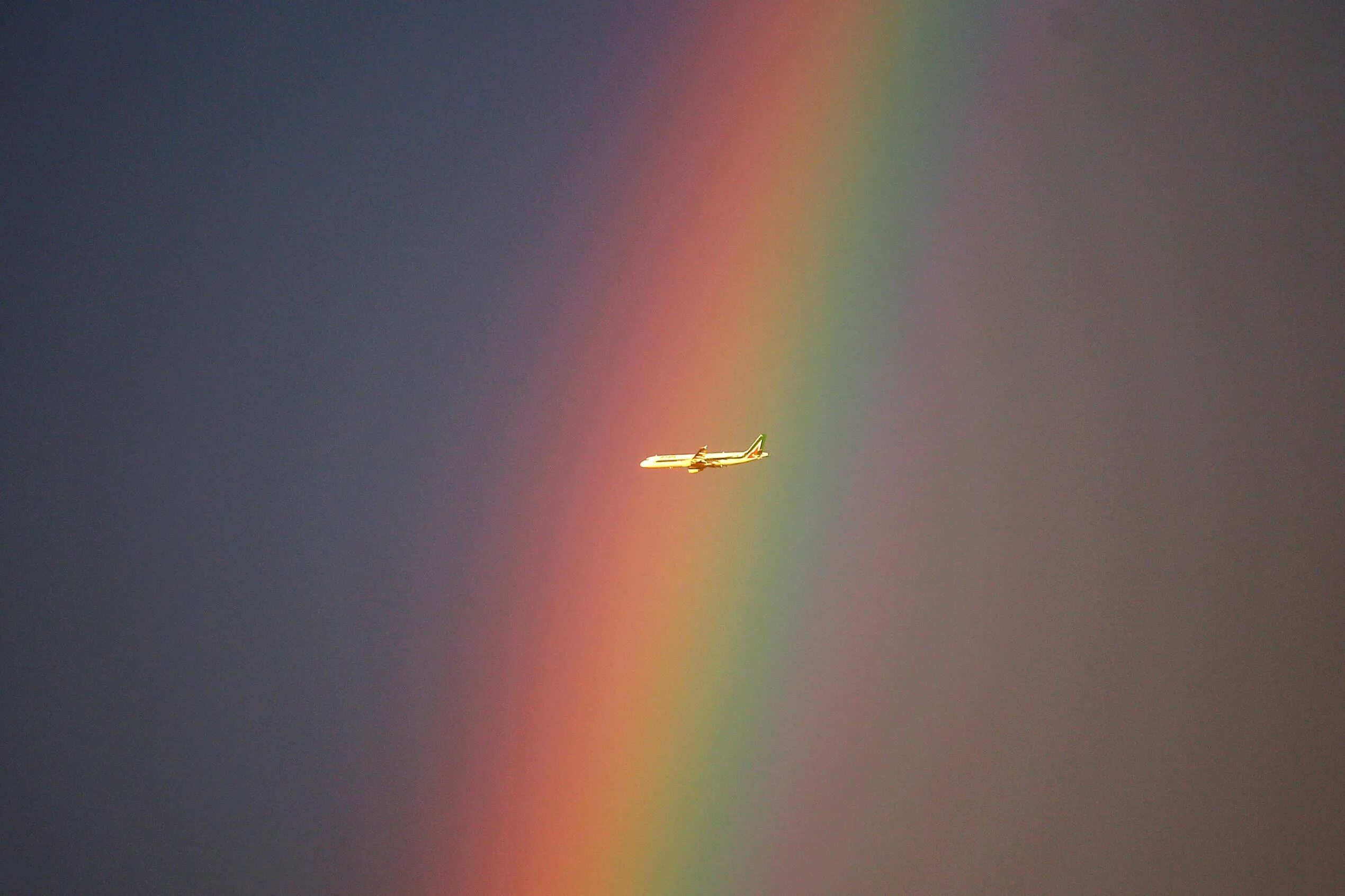 Радуга с самолета фото Weather pictures of the month: May 2015 Beautiful rainbow, Pictures, Amazing nat