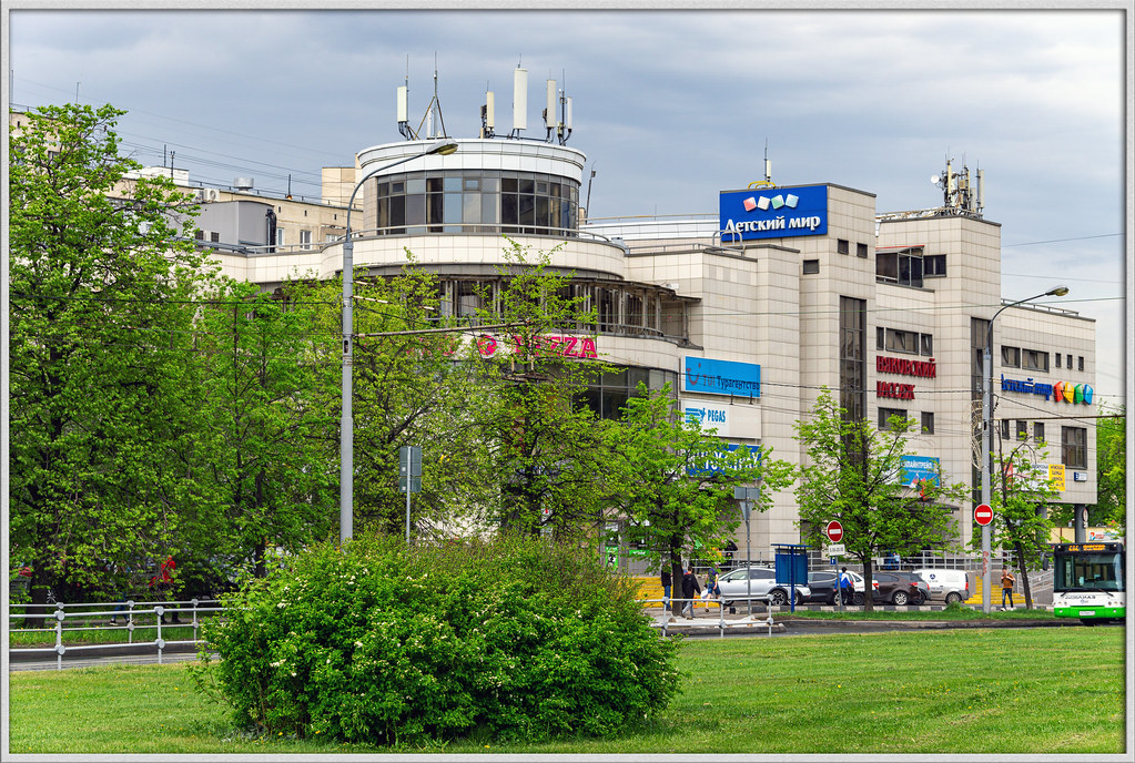 Радуга вешняковская ул 16 москва фото МОСКВА м. Выхино ул. Вешняковская д.22А (ТЦ Вешняковский п. Flickr