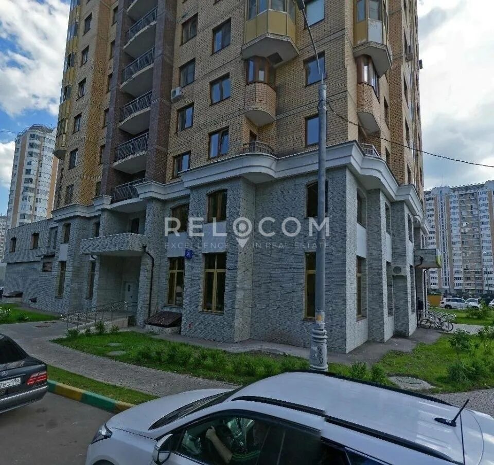 Радужная 9 фото Аренда ритейла 860 м² на 1 этаже в Радужная 9, 616 505 ₽./мес. - ID 64362 - блок