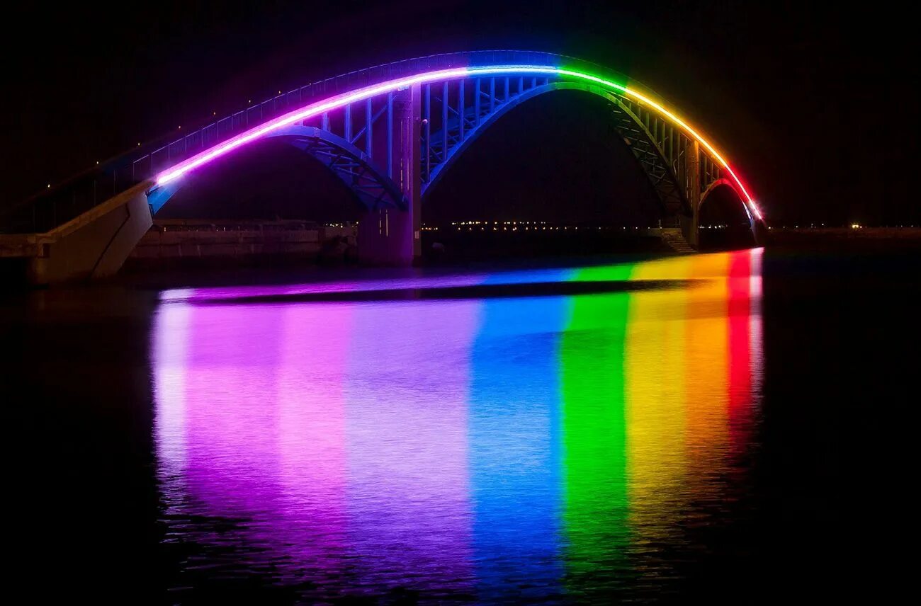 Радужный мост фото An Inspiring Rainbow Bridge To Color Your Day 10 Pics Rainbow bridge, Bridge, Br