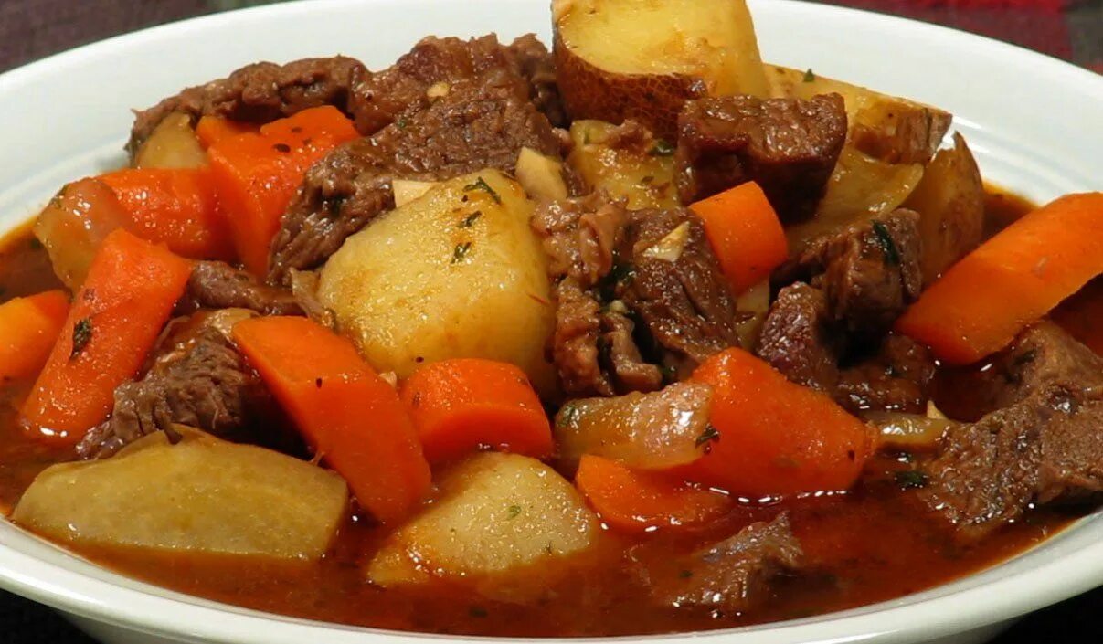 Рагу из свинины фото Découvrez la succulente recette du ragoût de bœuf à l'ancienne. Recette ragout d