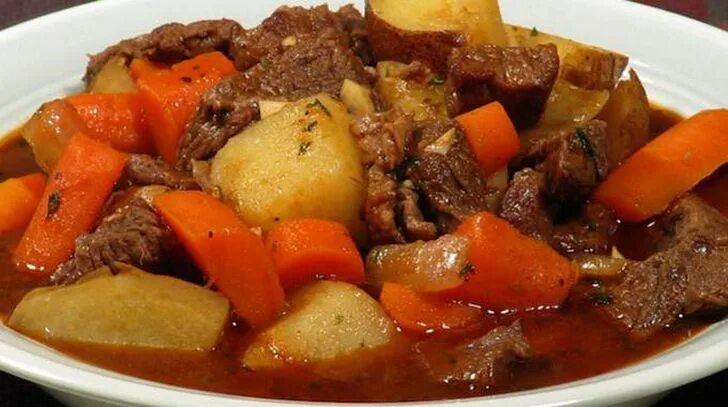 Рагу из свинины с овощами фото Recette de ragoût de bœuf de Grand-Mère à l’ancienne . Facile et Économique ! Re