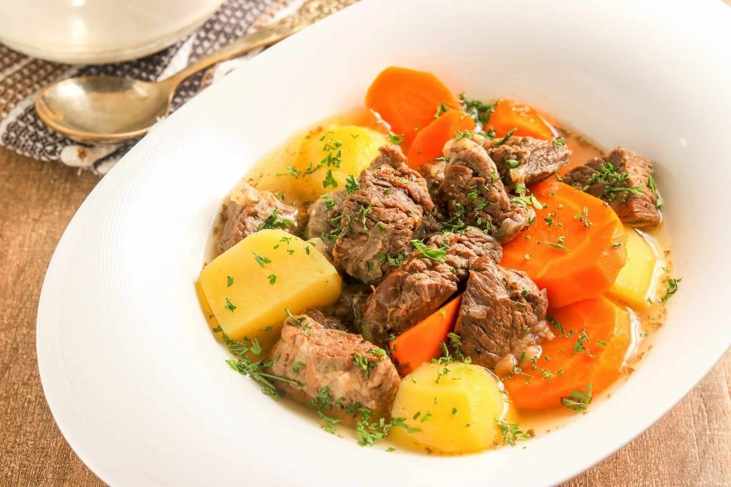 Рагу рецепты с фото с мясом The Crock Pot Makes Lamb Stew a Possibility on a Busy Weeknight Recipe Lamb stew