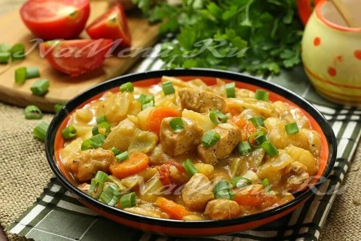 Рагу с курицей фото Рагу из курицы с картошкой и овощами на сметане Rezept