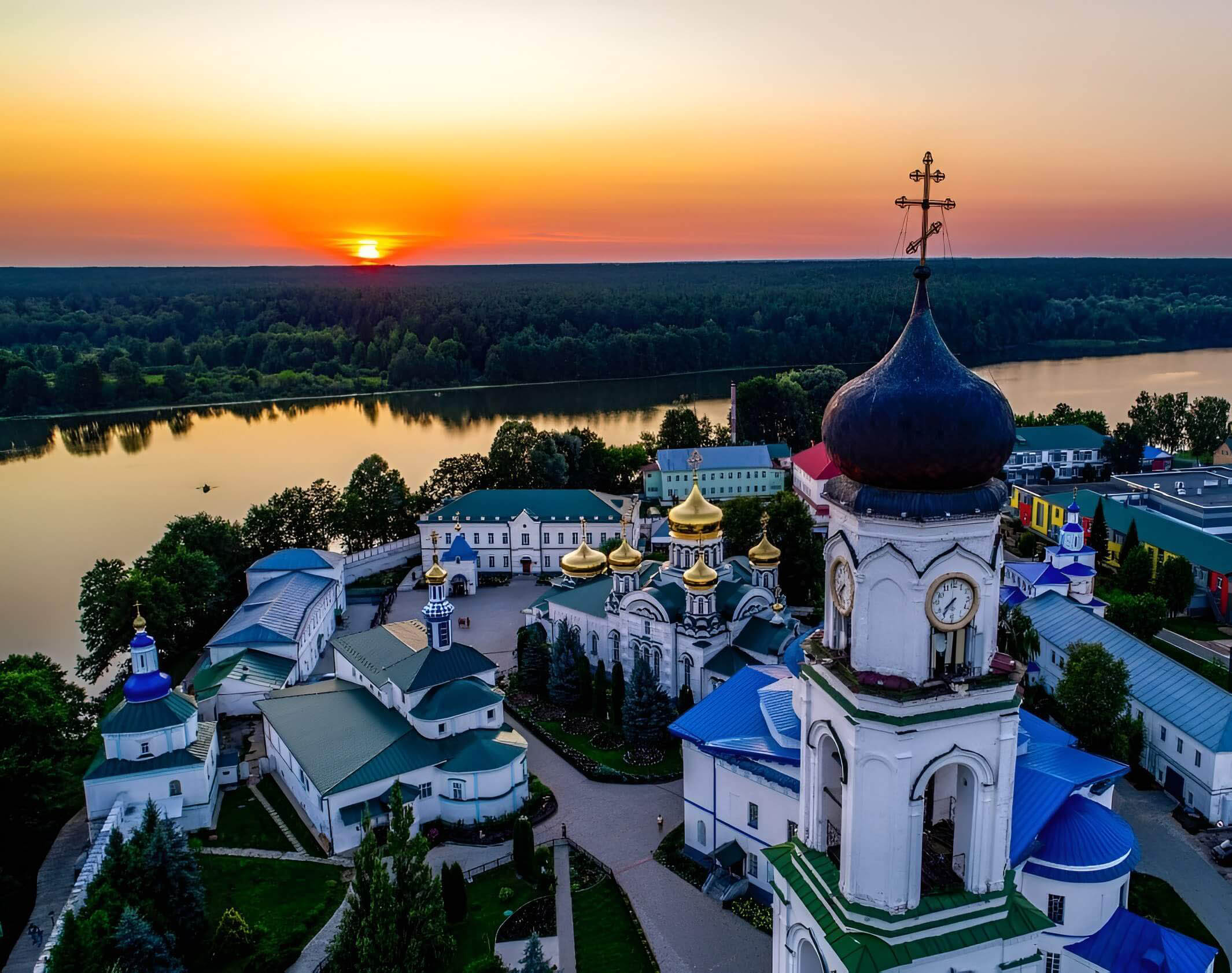 Раифский богородицкий монастырь фото Куда поехать летом в Казани на день