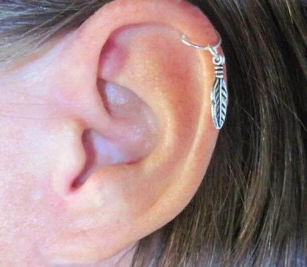 Рак на ухе у человека фото feather on sterling silver cartilage hoop by AichyCreations Fülbevaló, Kiegészít