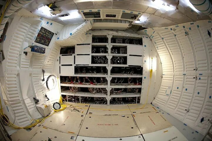 Ракета внутри фото An Insider's Look at Space Shuttle Flight Decks Space shuttle, Flight deck, Spac