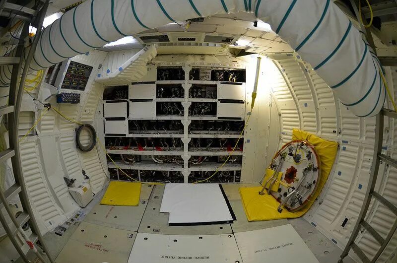 Ракета внутри фото Photos: Rare Last Look Inside Shuttle Atlantis Space