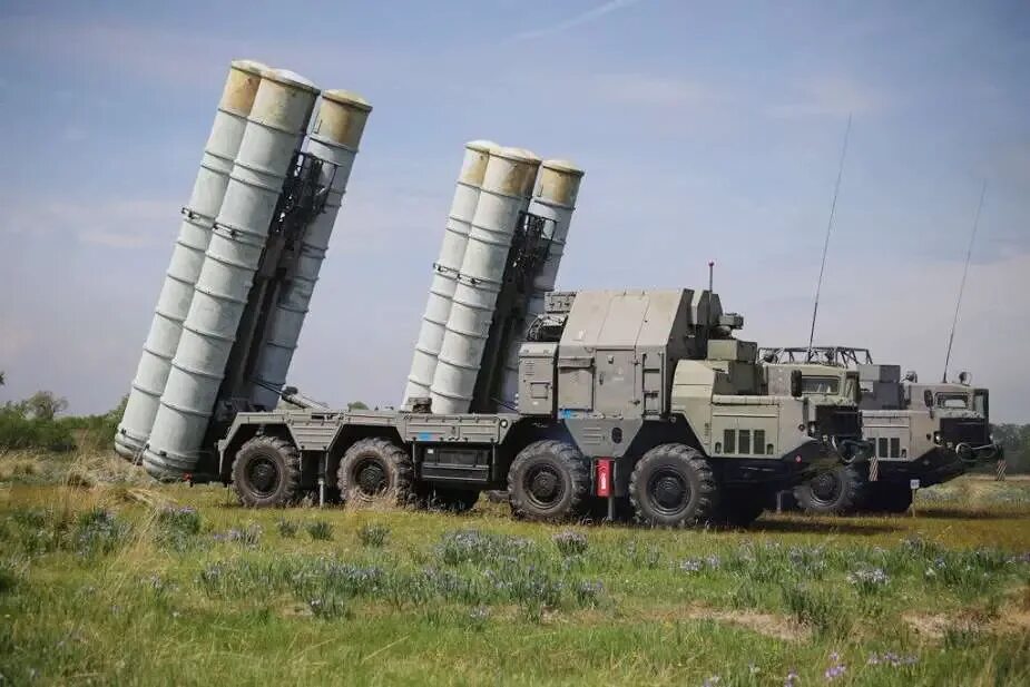 Ракетная установка с 300 фото Russia delivers two divisions of S-300 air defense systems to Tajikistan