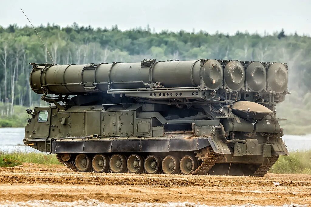 Ракетная установка с 300 фото Self-propelled launcher 9A83 of the S-300V anti-aircraft m. Flickr