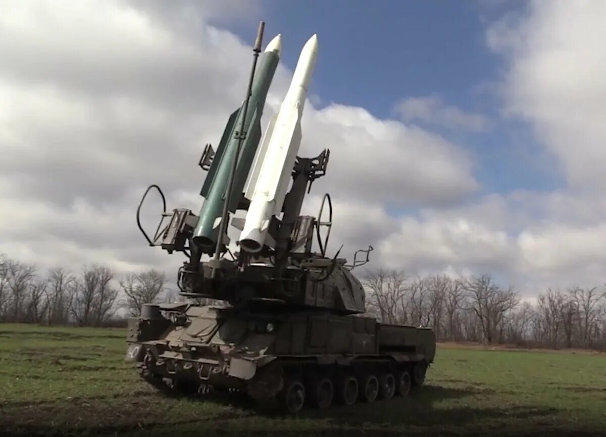 Ракетный комплекс бук фото Поражает не только БПЛА и ракеты, но и HIMARS: российские военные рассказали о е
