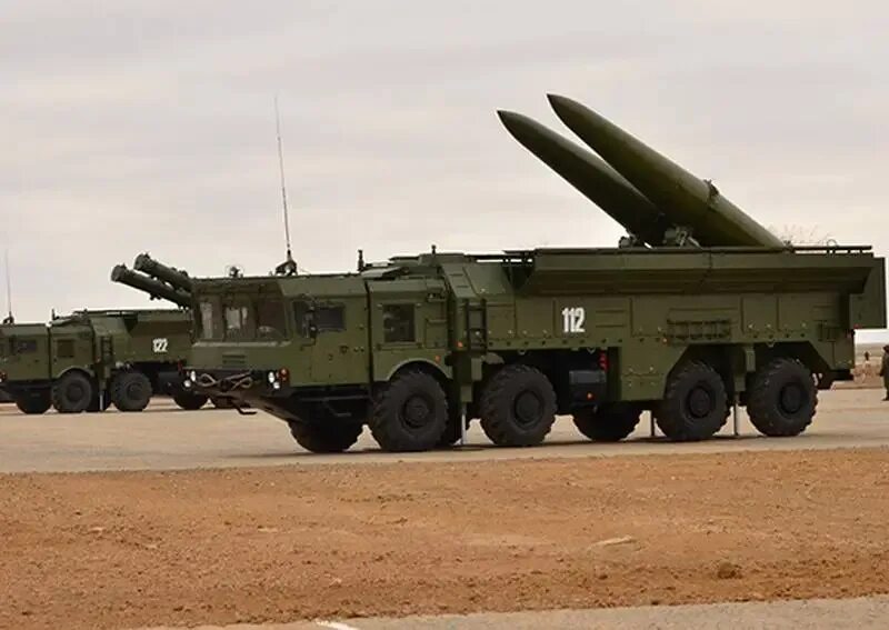 Ракетный комплекс искандер фото A new Iskander-M OTRK missile brigade has been formed as part of the Leningrad M