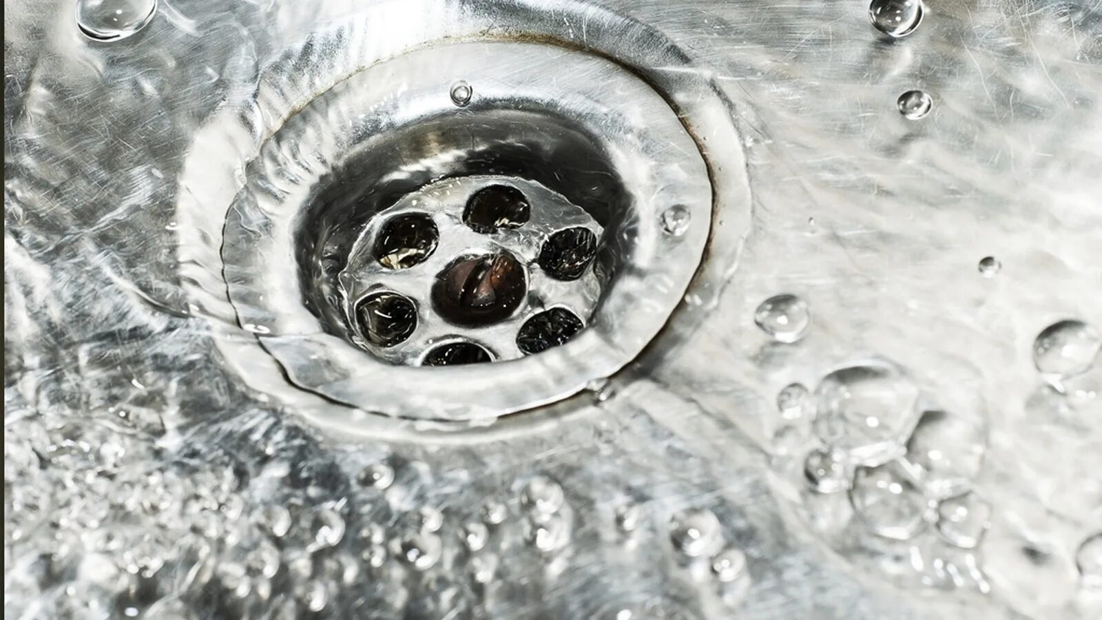 Раковина с водой фото What happens to the waste that goes down the drain in your home?