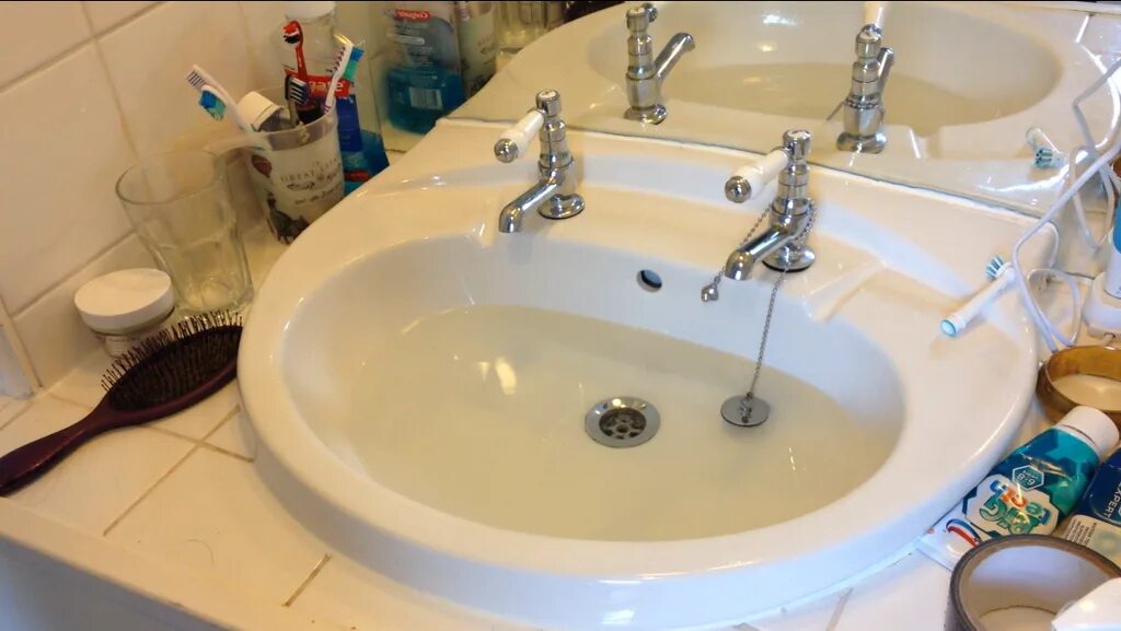 Раковина с водой фото Prasnice plány Zneužít how to plunge a sink without a plunger Jděte na okruh doj