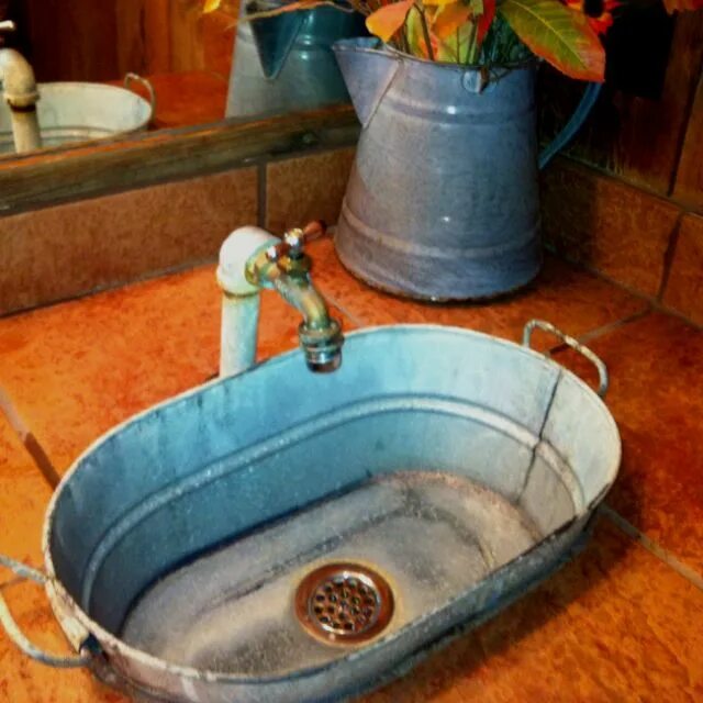 Раковина своими руками фото Country style sink Наружные раковины, Тазы для стирки, Крошечные домики