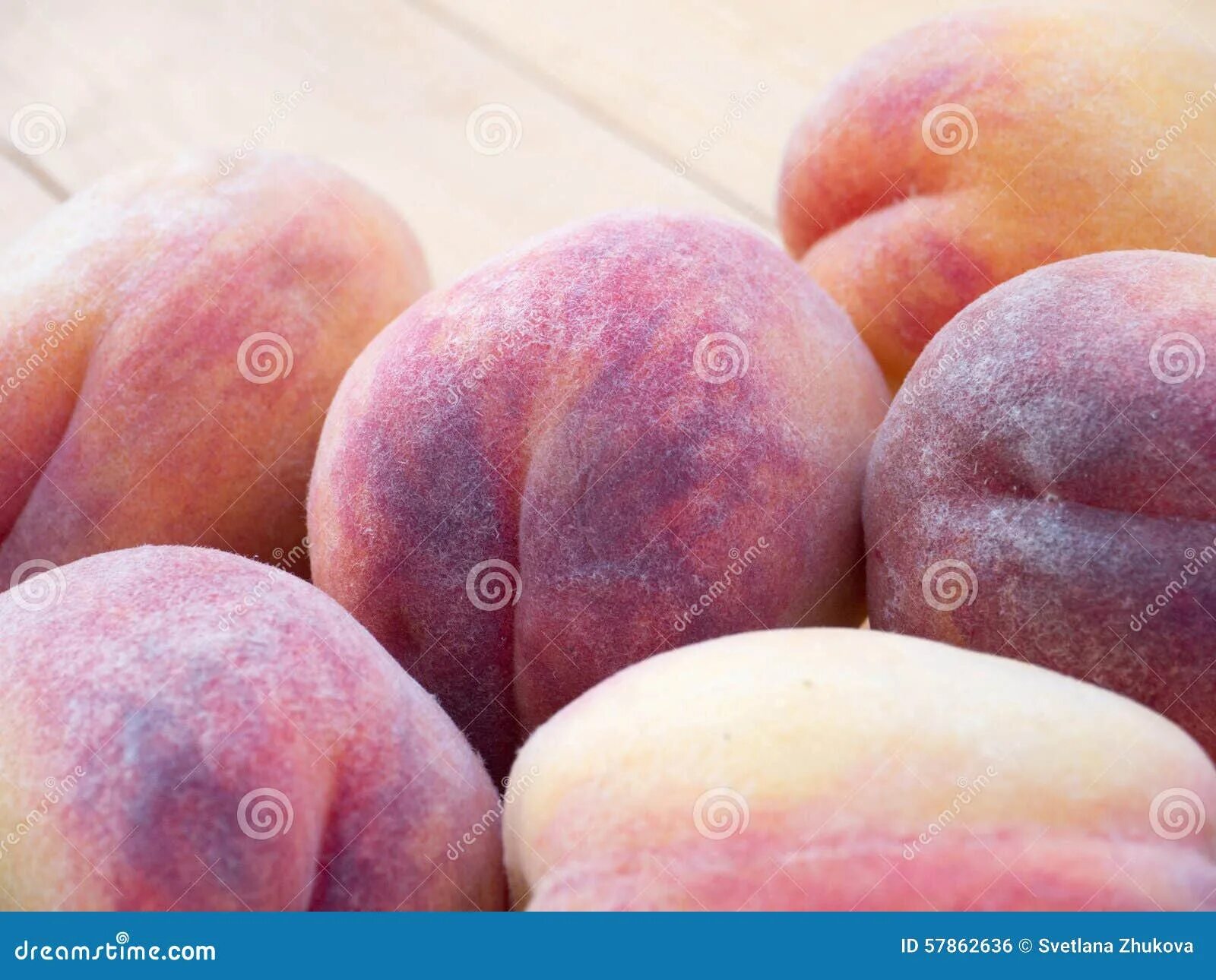 Ракушка и персик у женщин фото Peaches closeup stock photo. Image of fresh, natural - 57862636