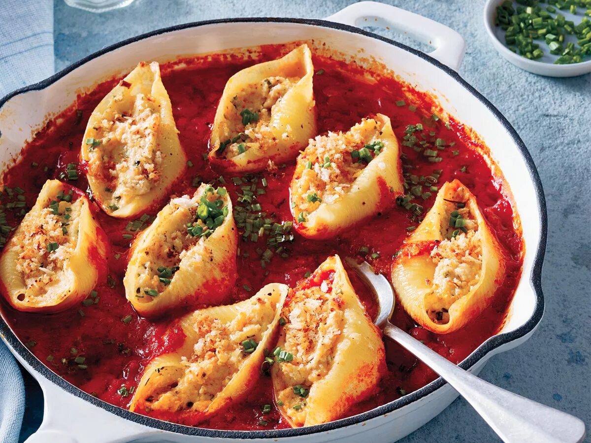 Ракушки фаршированные фаршем фото Shrimp-Stuffed Pasta Shells Recipe in 2024 Easy seafood recipes, Stuffed pasta s