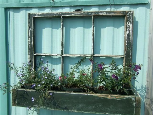 Рама на дачу своими руками New Uses for Discarded or Recycled Windows Old wood windows, Old windows, Diy ga