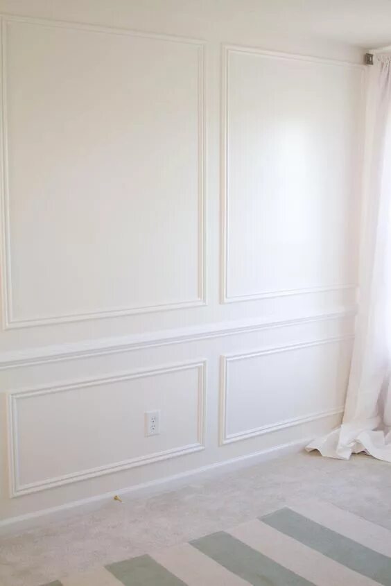 Рамки на стенах в интерьере из молдингов My first big DIY projects in the new house (Thrifty Decor Chick) Wainscoting sty