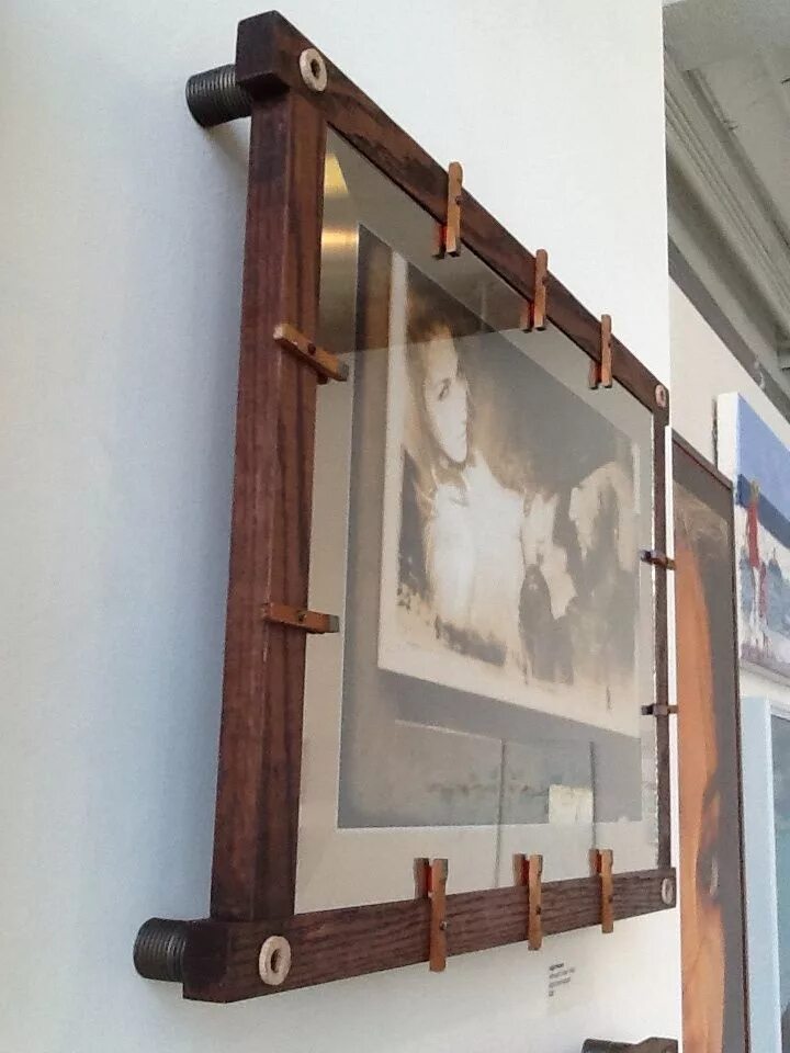 Рамки в стиле лофт Art Frame for Leigh Moose of Side Yard Studio, Raleigh, NC (white oak, industria