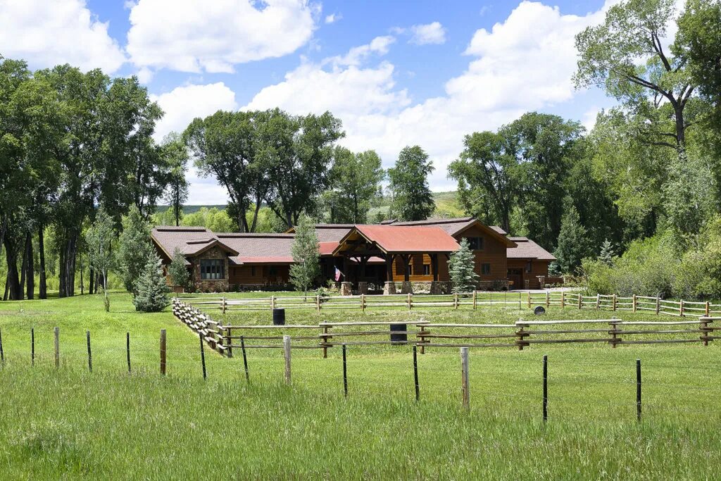 Ранчо солнечная ул 57 село денисовка фото Real Estate Roundup: Ranches in Steamboat Springs - Cowboys and Indians Magazine