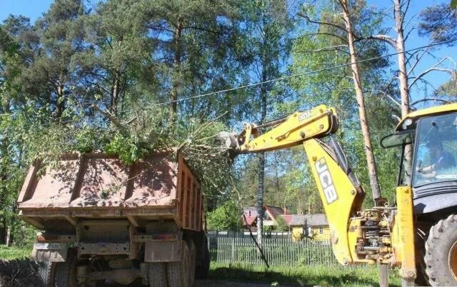 Расчистка планировка участка Экскаватор-погрузчик в Хабаровске