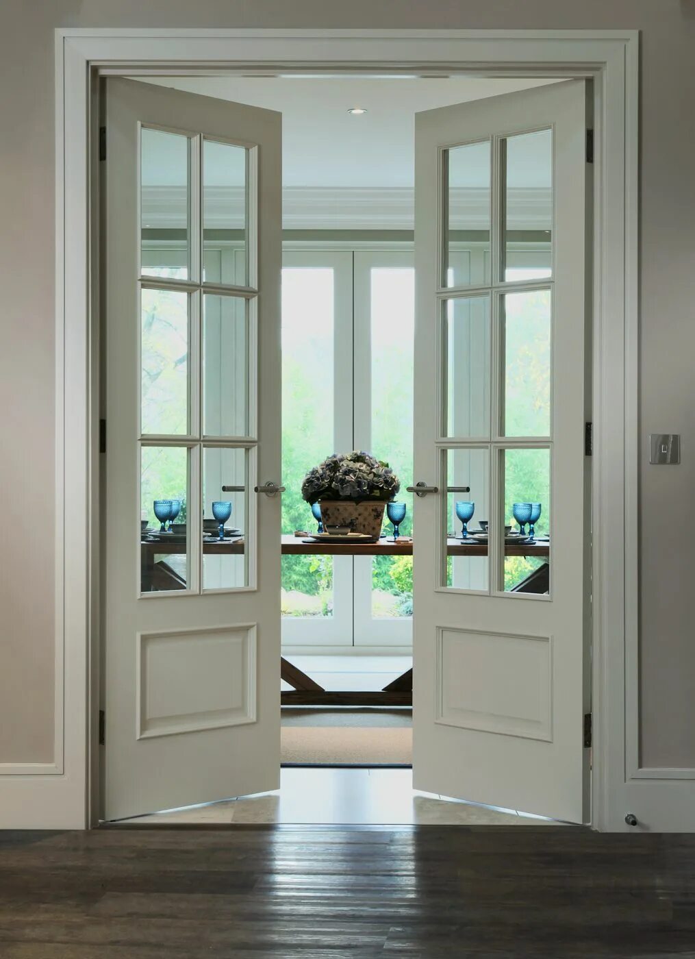 Распашные двери в интерьере гостиной Todd Doors UK's Largest Door Supplier 7 Local Showrooms Double doors interior, F