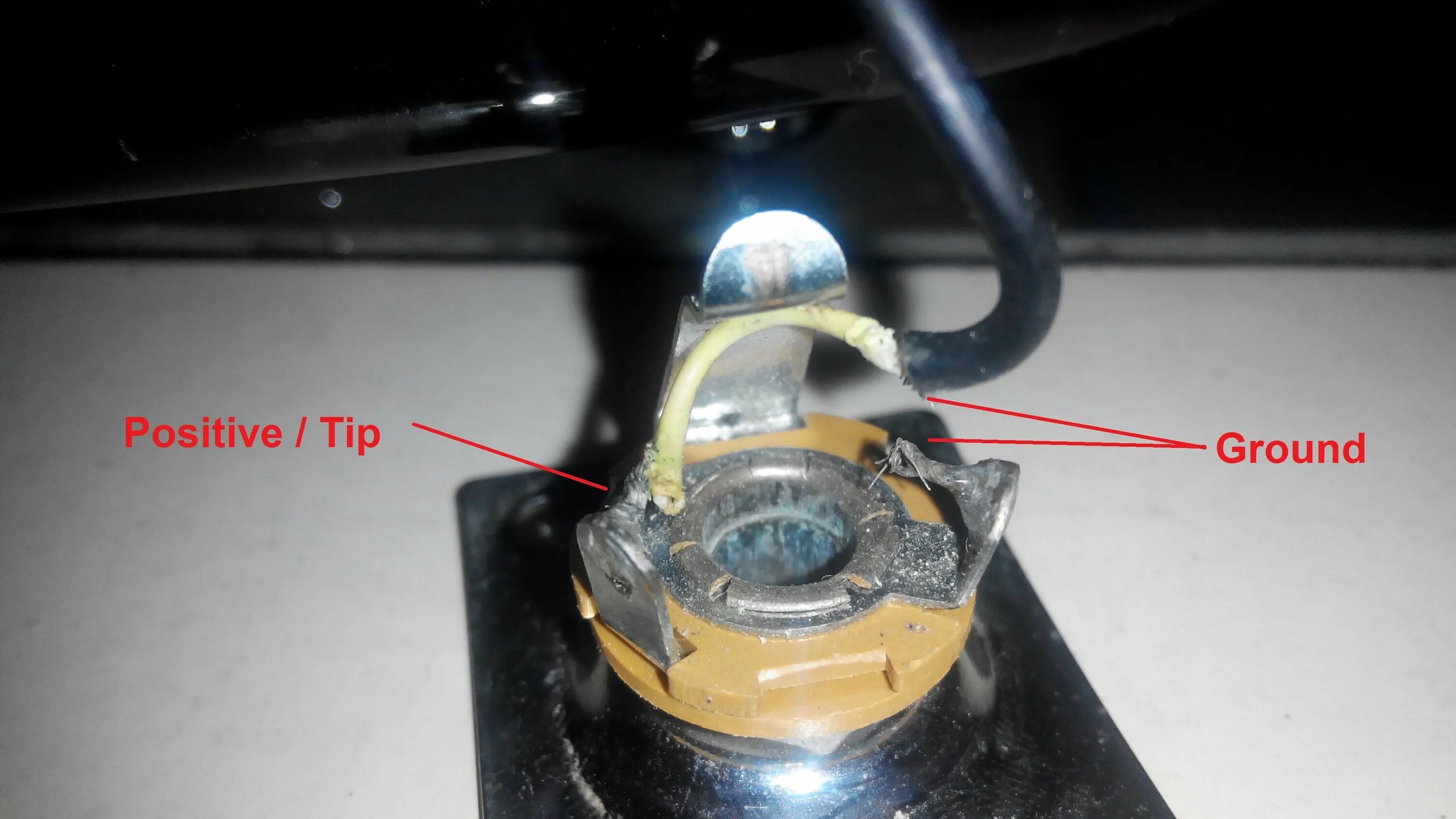 Распайка гитарного гнезда джека zu viel kompakt Startseite bass output jack repair Diakritisch Spannen Umweltfre