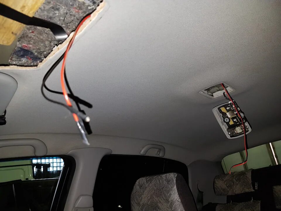 Распайка на потолке Установка цетрально плафона в HYUNDAY GETZ часть вторая - Hyundai Getz, 1,4 л, 2