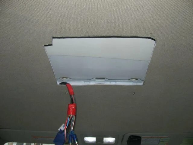 Распайка на потолке Установка потолочного монитора в Nissan Serena C-25 - Клуб любителей микроавтобу