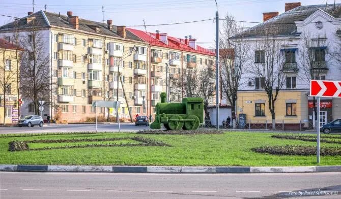 Распечатать фото брянск фокинский район В Брянске возле ДК железнодорожников появился зеленый паровоз