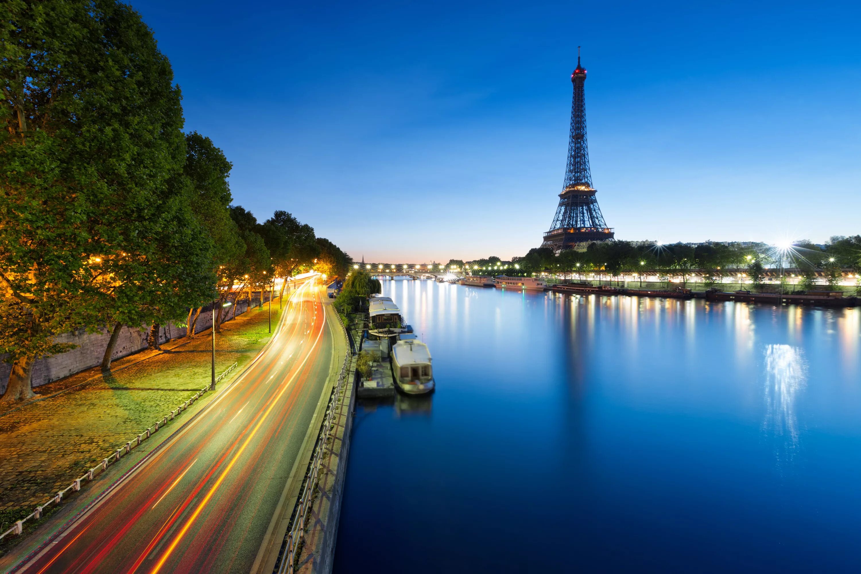 Распечатать фото города Eiffel Tower, Paris #road #trees #river #France #Paris #boats #excerpt #Hay Eiff