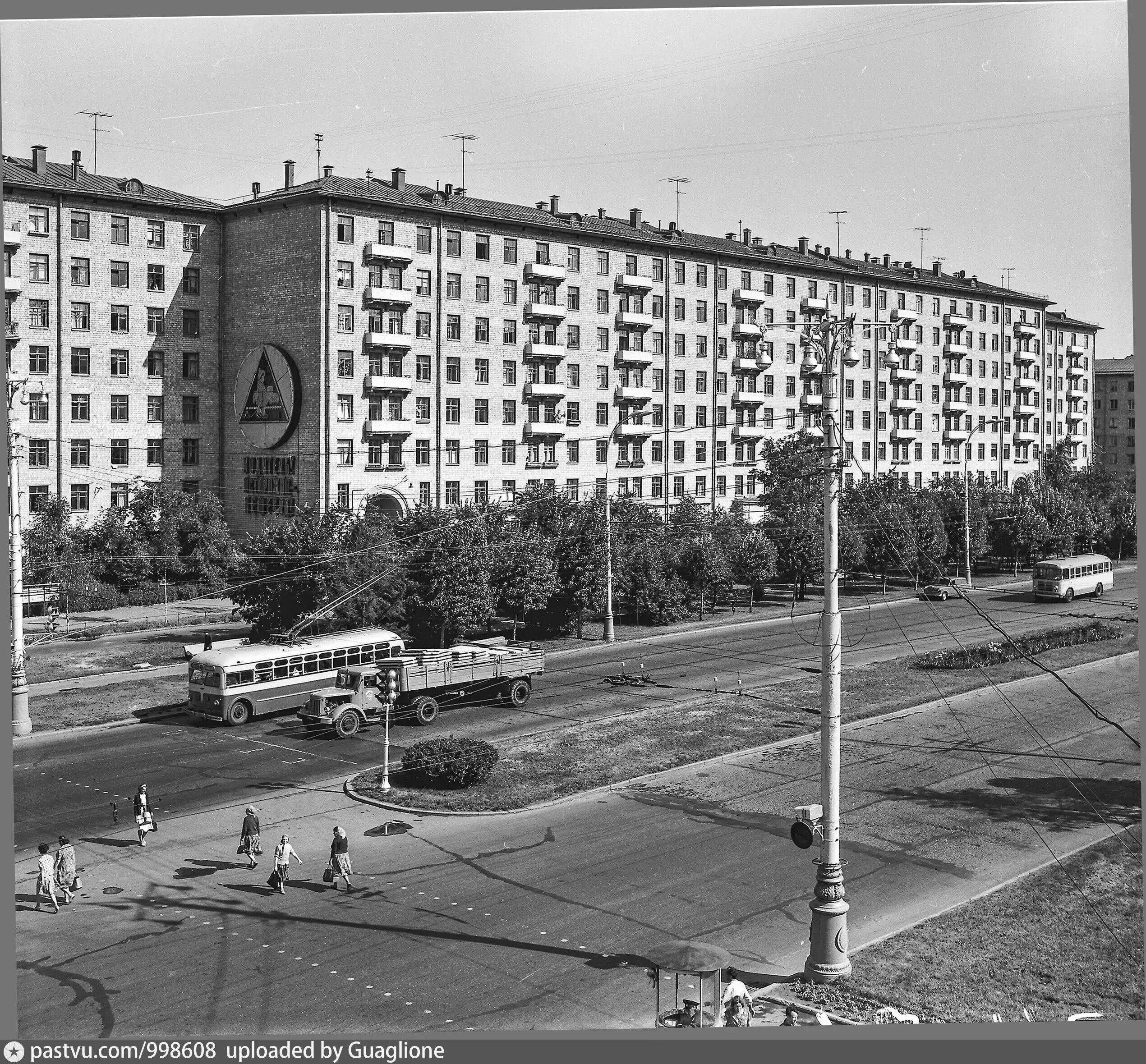 Распечатать фото ленинский Ленинский проспект у перекрёстка с Ломоносовским - Retro photos