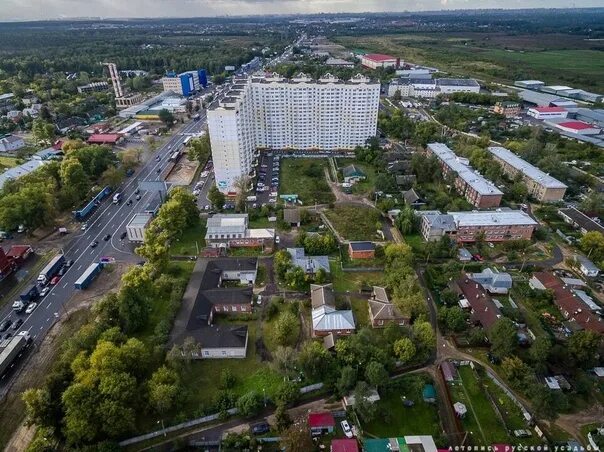 Распечатать фото октябрьский район Октябрьский. Чей дом попал в кадр? 2023 Поселок Октябрьский Люберецкого района. 